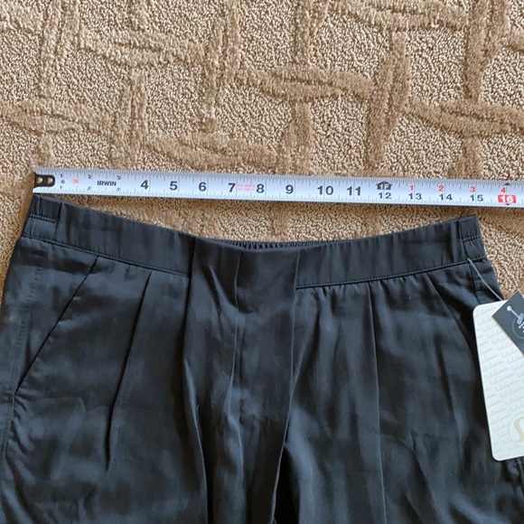 Lululemon shorts - Picture 5 of 5